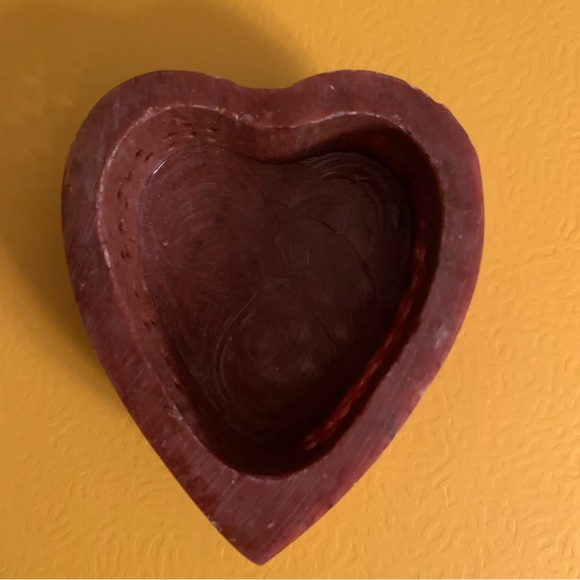 Soap Stone Trinket Heart Box~ Mother of Pearl floral design on lid ~Vintage - Picture 5 of 7